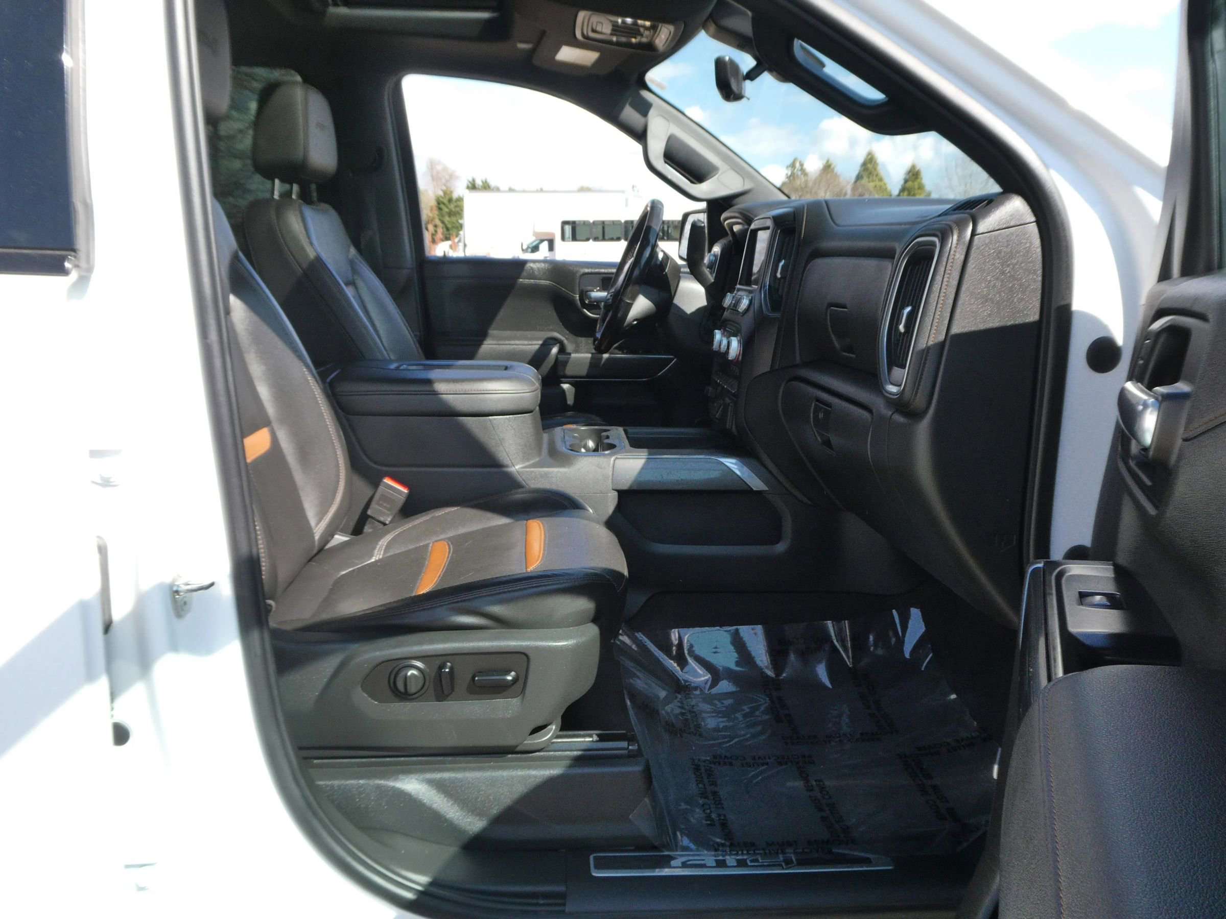 Used 2020 GMC Sierra 1500 AT4 w/ Off-Road Performance Package image 23