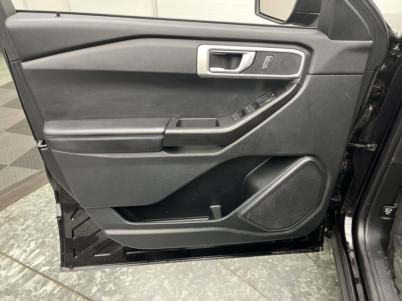 Used 2022 Ford Explorer 4WD image 6