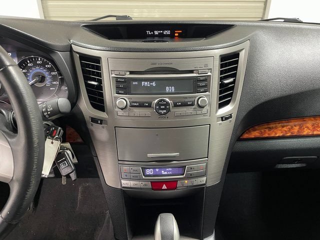 Used 2010 Subaru Outback 2.5i Limited AWD/4WD image 16