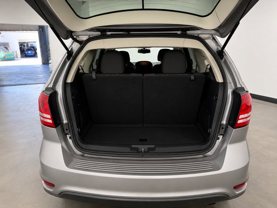 Used 2017 Dodge Journey SE w/ Flexible Seating Group FWD image 26