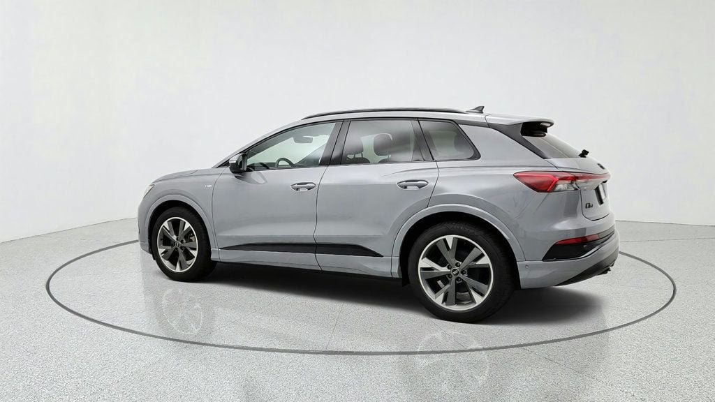 Used 2024 Audi Q4 e-tron Premium Plus w/ Premium Plus AWD/4WD image 7