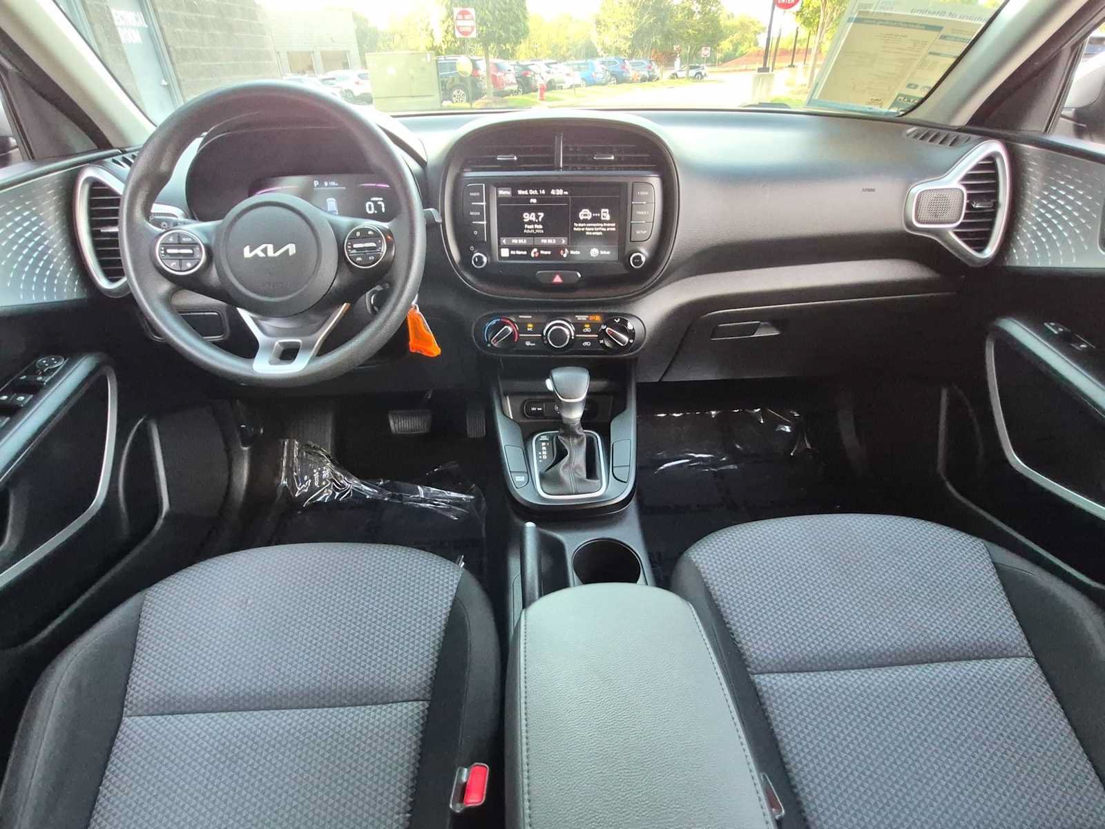 Used 2024 Kia Soul LX w/ LX Technology Package FWD image 15