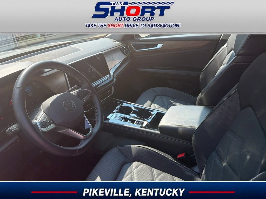 Used 2025 Volkswagen Atlas SE