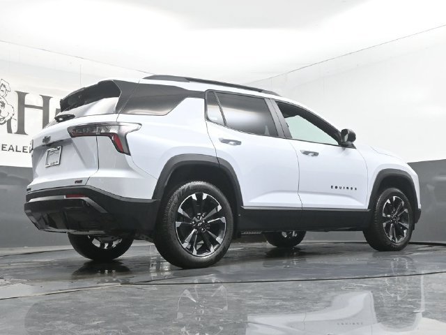 New 2027 Chevrolet Equinox RS w/ Safety and Technology Package FWD image 11