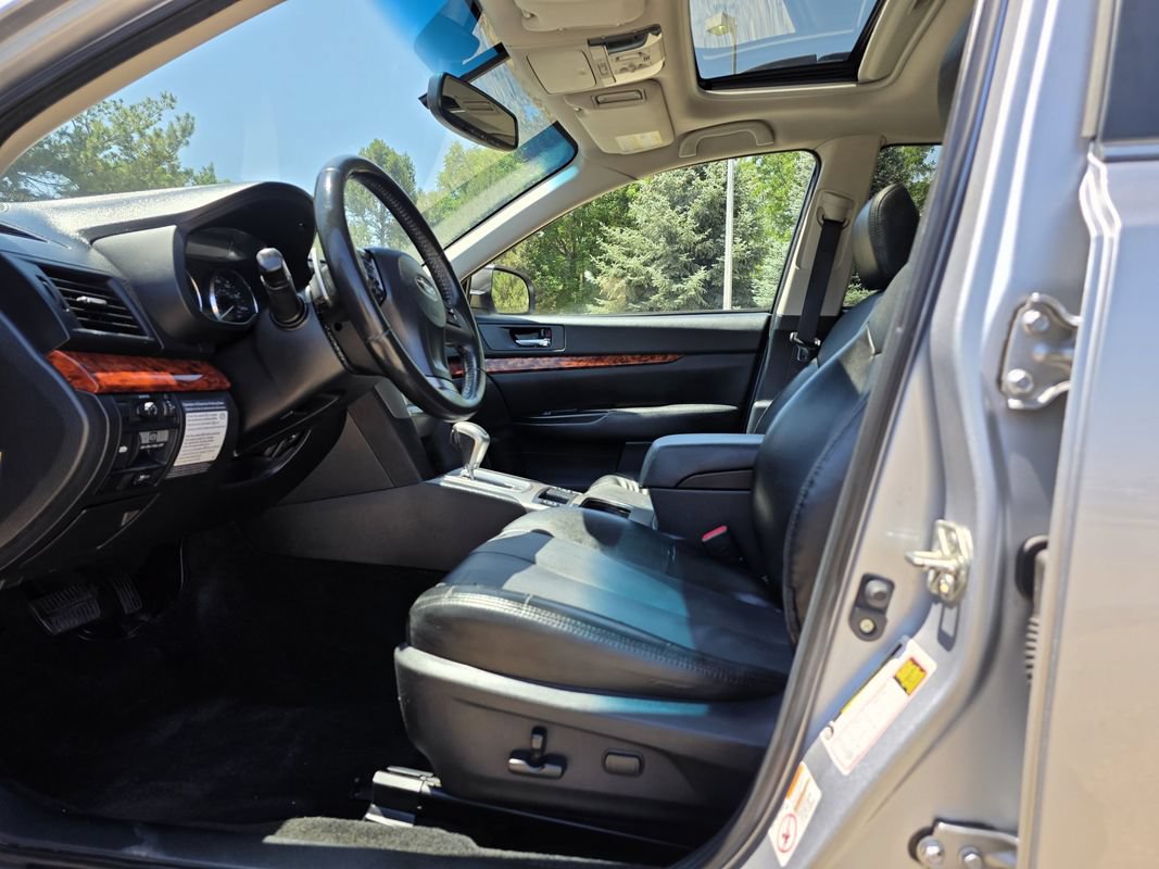 Used 2012 Subaru Outback 3.6R Limited w/ Moonroof Pkg AWD/4WD image 14