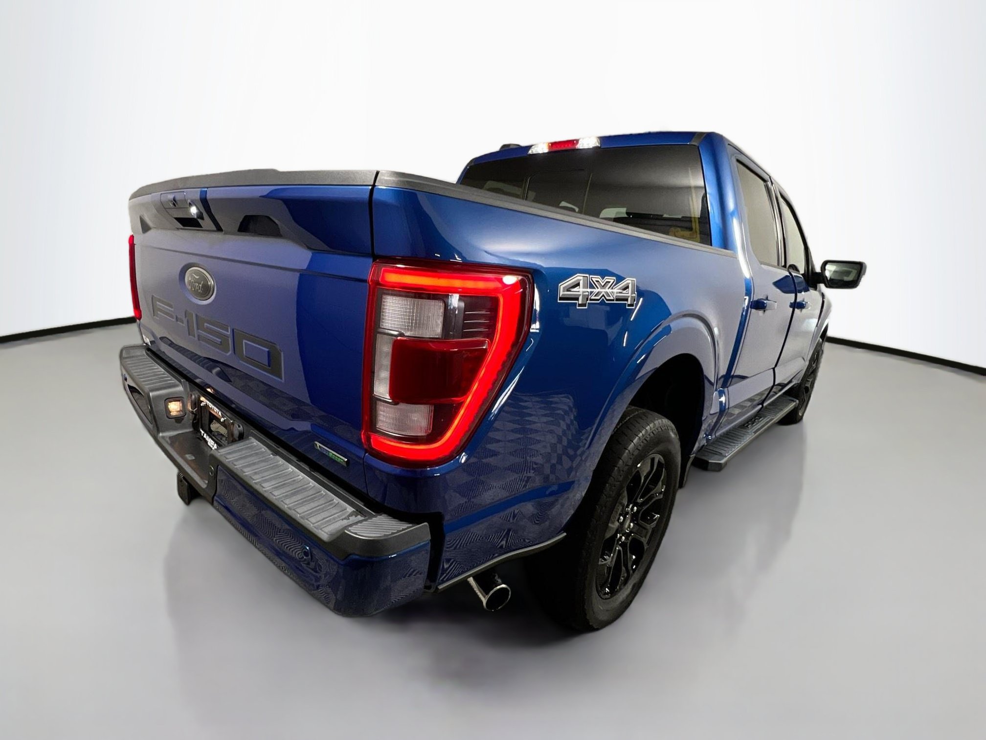Used 2022 Ford F150 Lariat w/ Equipment Group 502A High AWD/4WD image 4