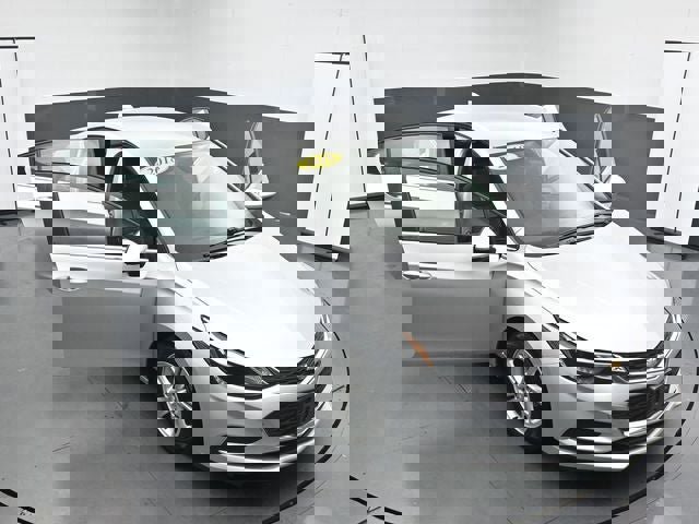 Used 2018 Chevrolet Cruze LT w/ Convenience Package image 34