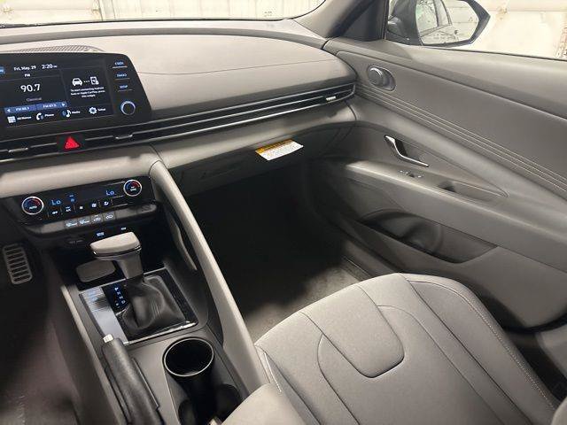 New 2026 Hyundai Elantra Sport FWD image 13