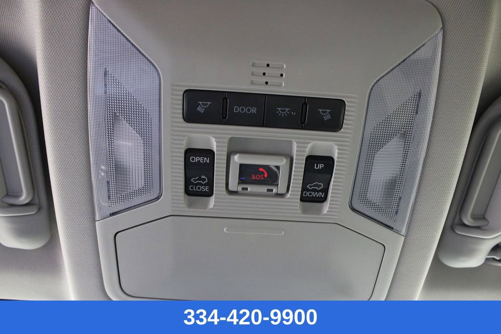 Used 2022 Toyota RAV4 XLE Premium image 27