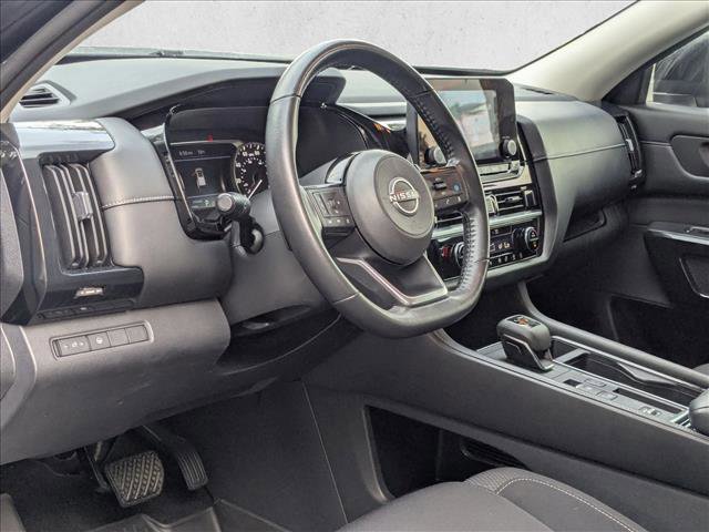 Used 2023 Nissan Pathfinder SV w/ Black Appearance Package image 9