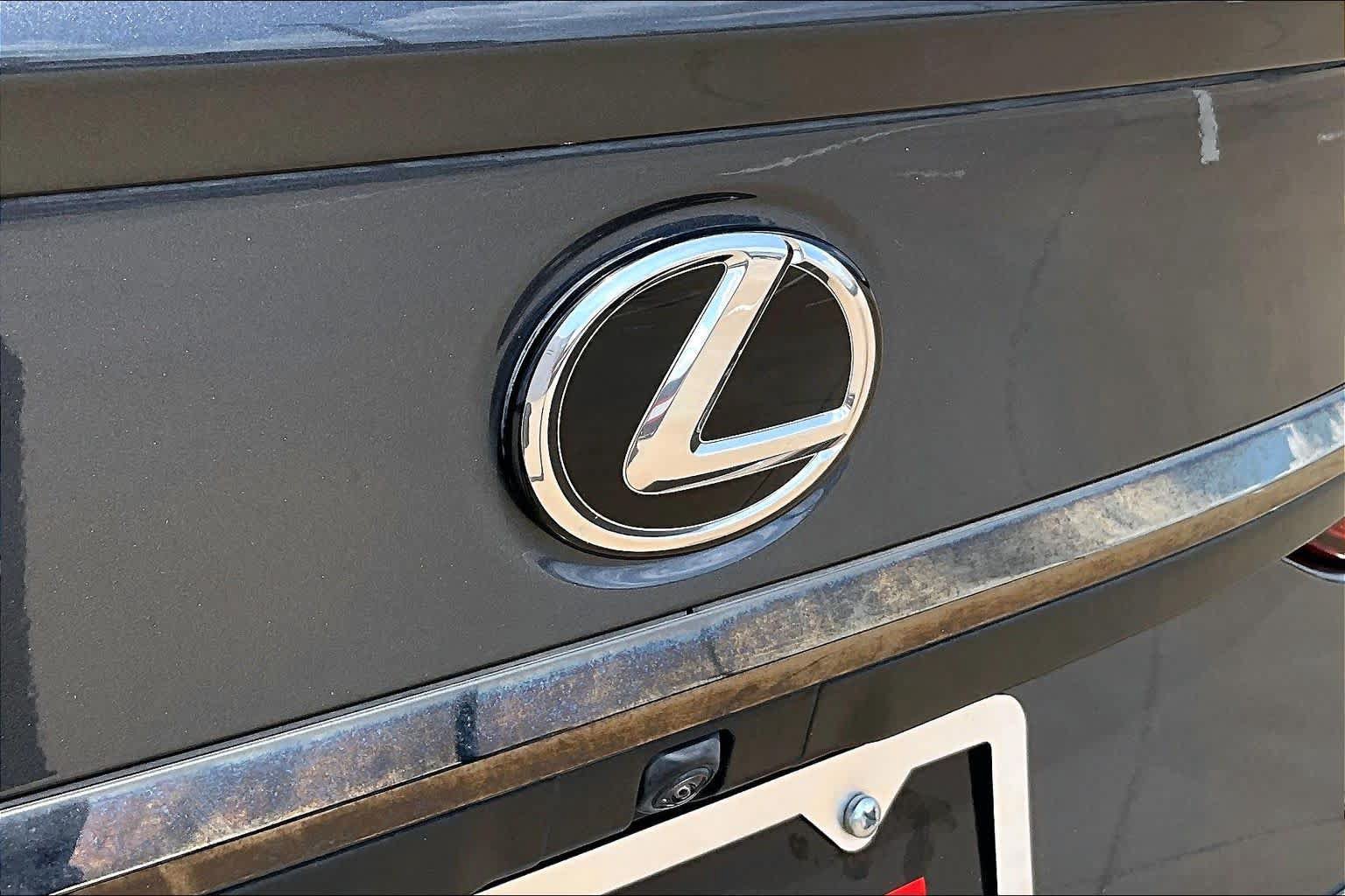 Used 2024 Lexus ES 350 F Sport w/ Accessory Package (Z2) FWD image 31