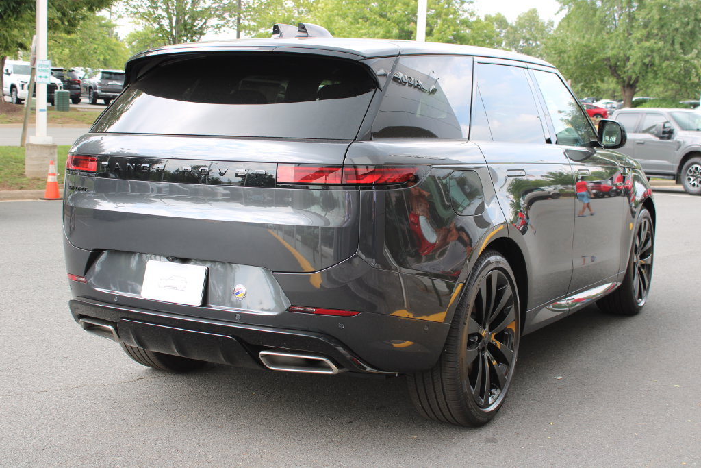 New 2026 Land Rover Range Rover Sport Dynamic SE AWD/4WD image 4
