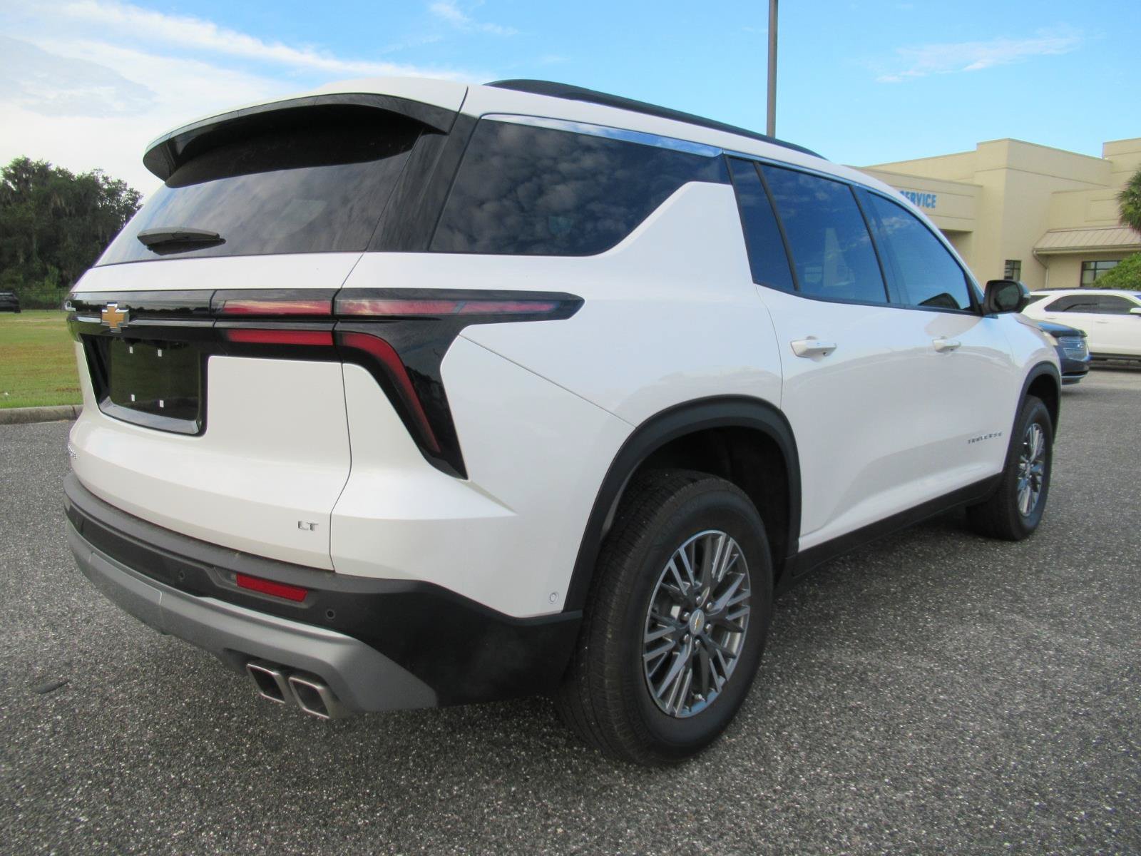 Used 2024 Chevrolet Traverse LT w/ Enhanced Driving Package FWD image 6