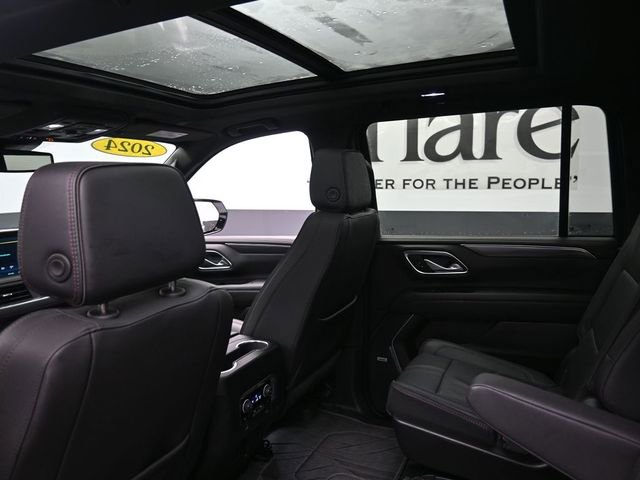 Used 2024 Chevrolet Suburban RST w/ Luxury Package image 26