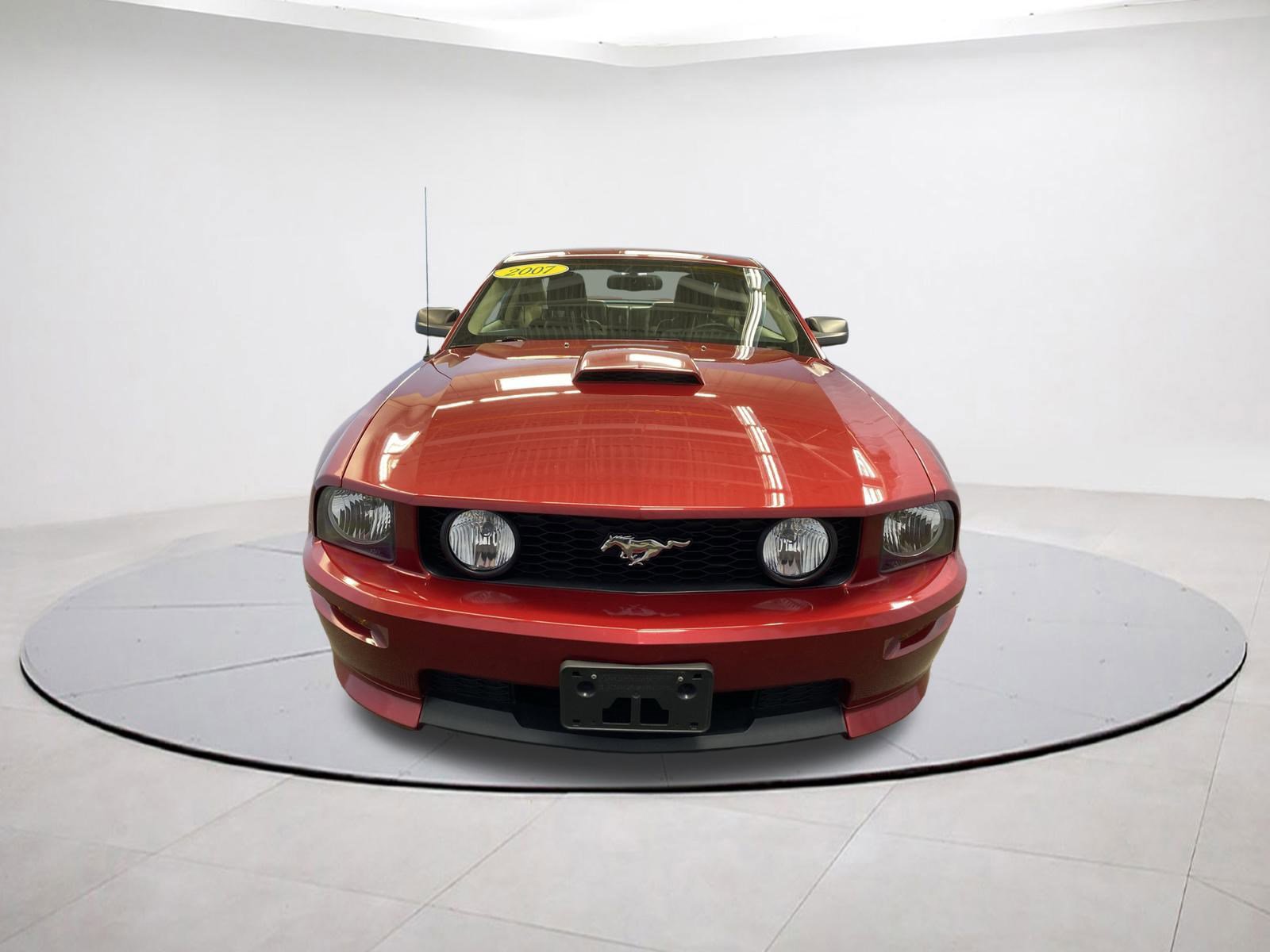 Used 2007 Ford Mustang GT image 2