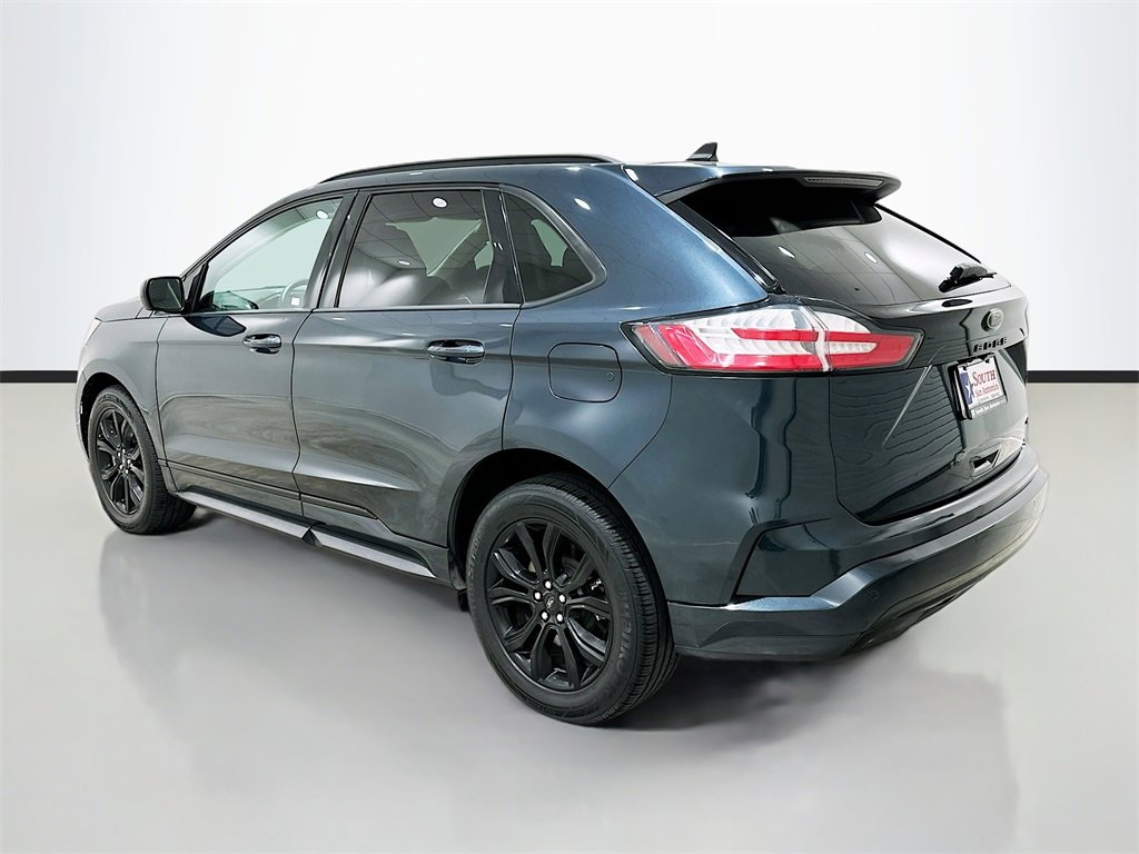 Used 2022 Ford Edge SE w/ Black Appearance Package image 5