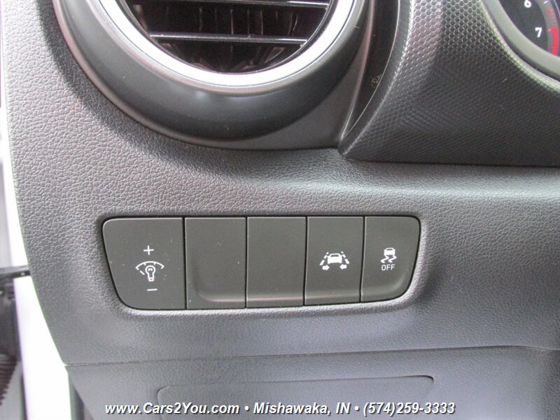 Used 2020 Hyundai Kona SE FWD image 21