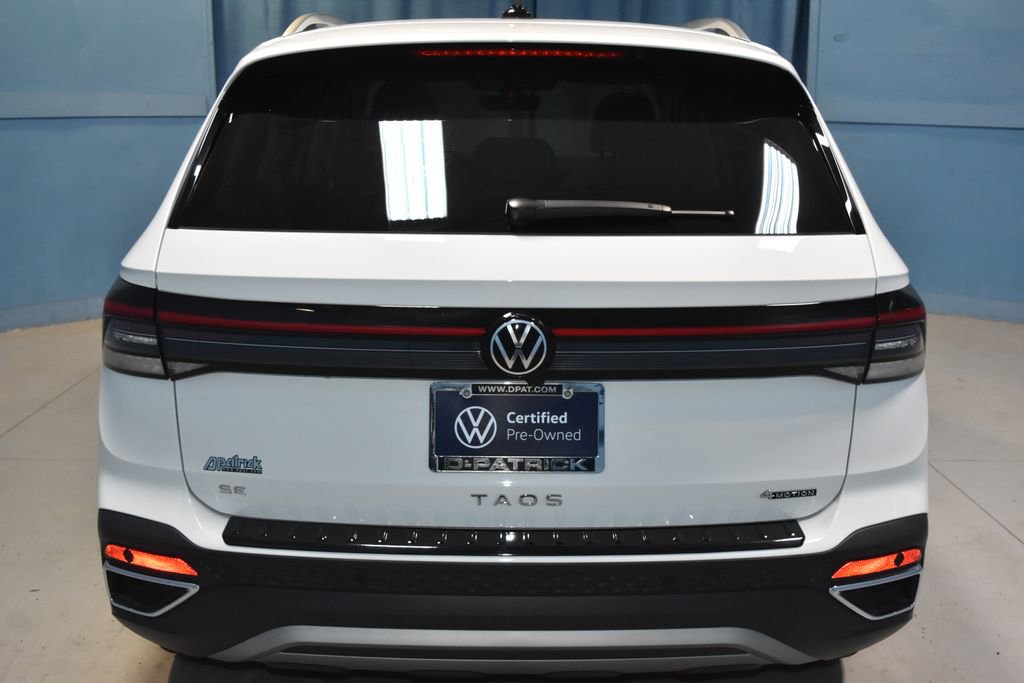 Certified 2025 Volkswagen Taos SE w/ Panoramic Sunroof Package image 24