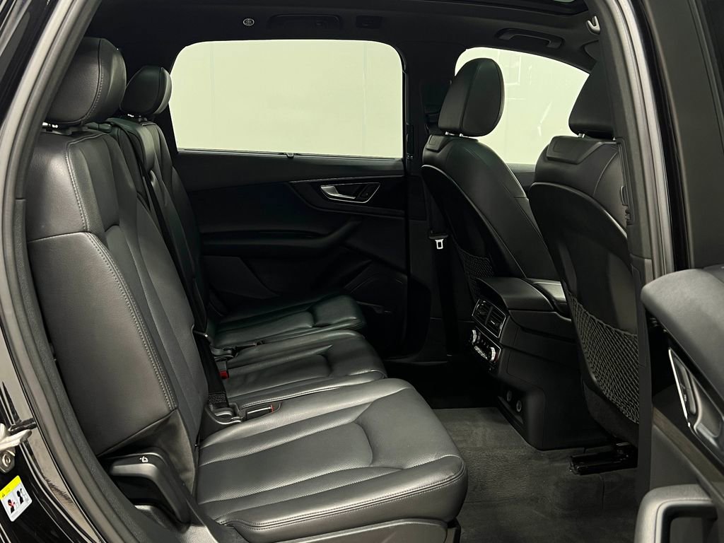Used 2018 Audi Q7 3.0T Prestige image 38