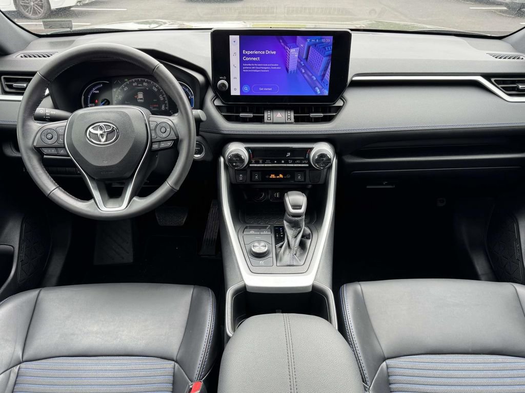 Used 2023 Toyota RAV4 XSE AWD/4WD image 2