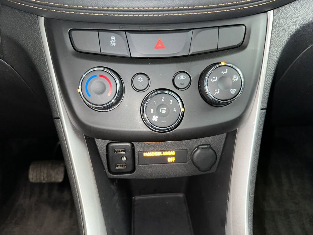 Certified 2022 Chevrolet Trax LT w/ Driver Confidence Package image 13