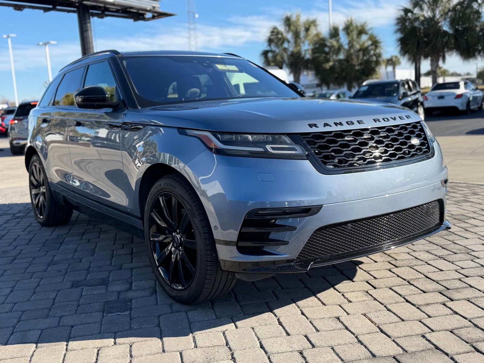 Used 2019 Land Rover Range Rover Velar R-Dynamic SE image 7