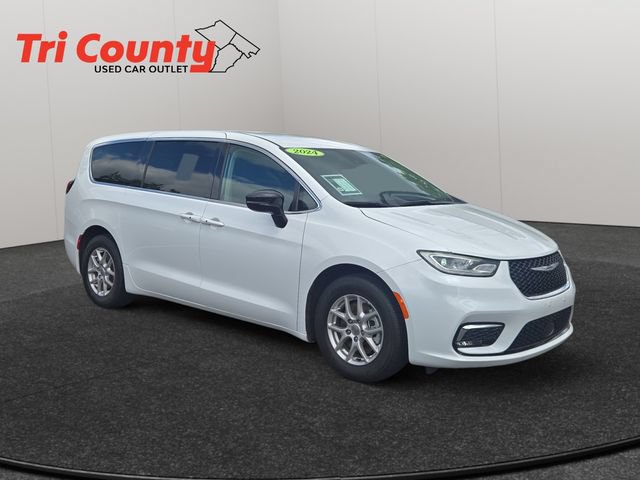 Used 2024 Chrysler Pacifica Touring-L