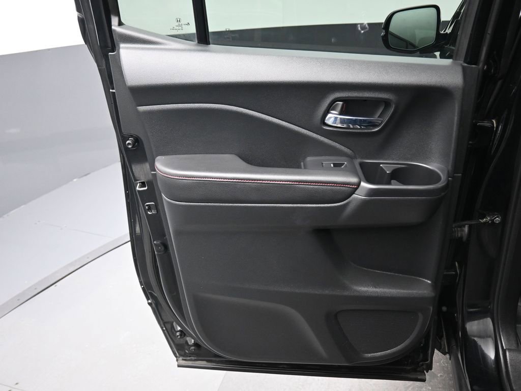 Used 2021 Honda Ridgeline Black Edition image 32