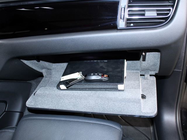 Certified 2024 Porsche Macan image 28