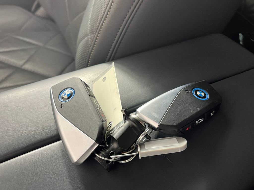 Used 2023 BMW iX xDrive50 w/ Premium Package AWD/4WD image 28