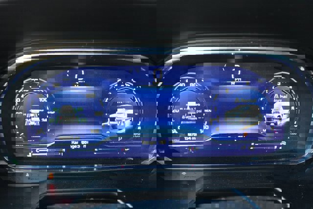 Used 2023 Chevrolet Suburban Premier image 11