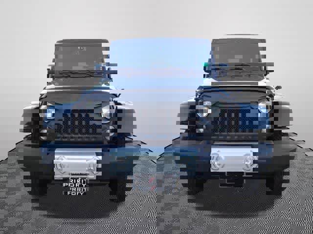 Used 2015 Jeep Wrangler Unlimited Sahara image 5