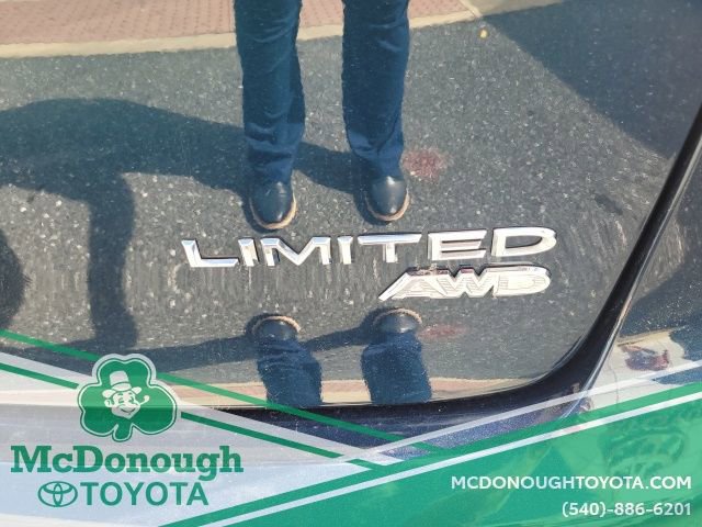 Used 2023 Chrysler Pacifica Limited w/ Trailer Tow Group image 8