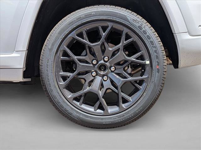 New 2026 Jeep Grand Cherokee Summit AWD/4WD image 10