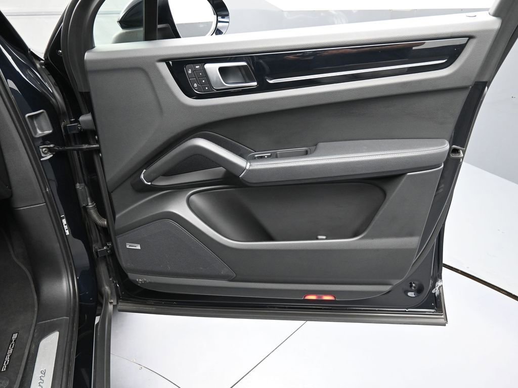 Certified 2022 Porsche Cayenne AWD/4WD image 29