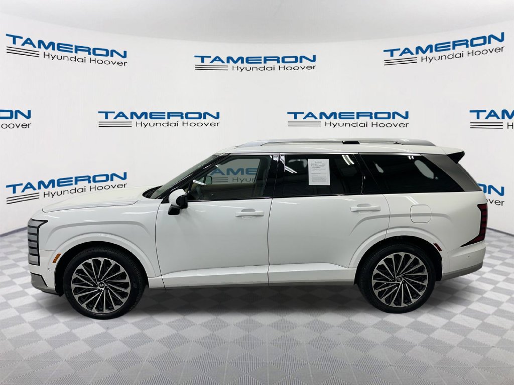 Used 2026 Hyundai Palisade Calligraphy FWD image 2
