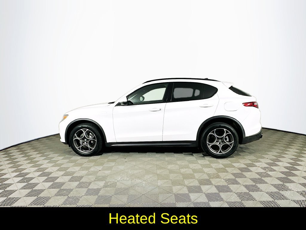 Used 2023 Alfa Romeo Stelvio Ti AWD/4WD image 6