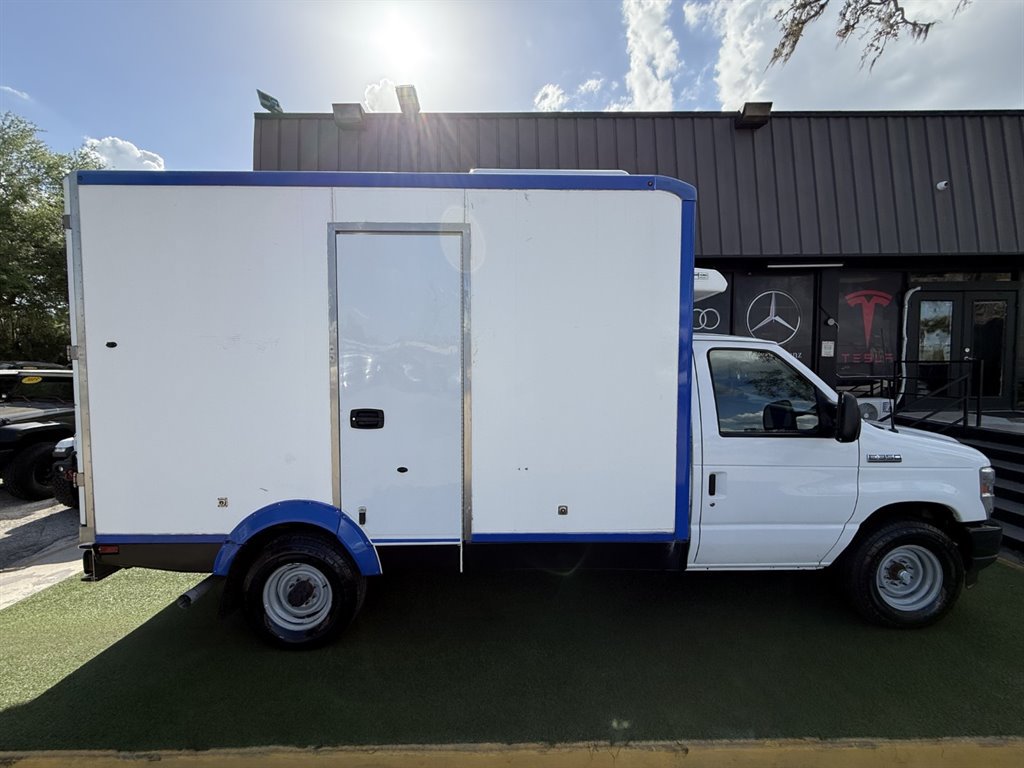 Used 2023 Ford E-350 and Econoline 350 Super Duty w/ Power Windows & Locks Group RWD image 10