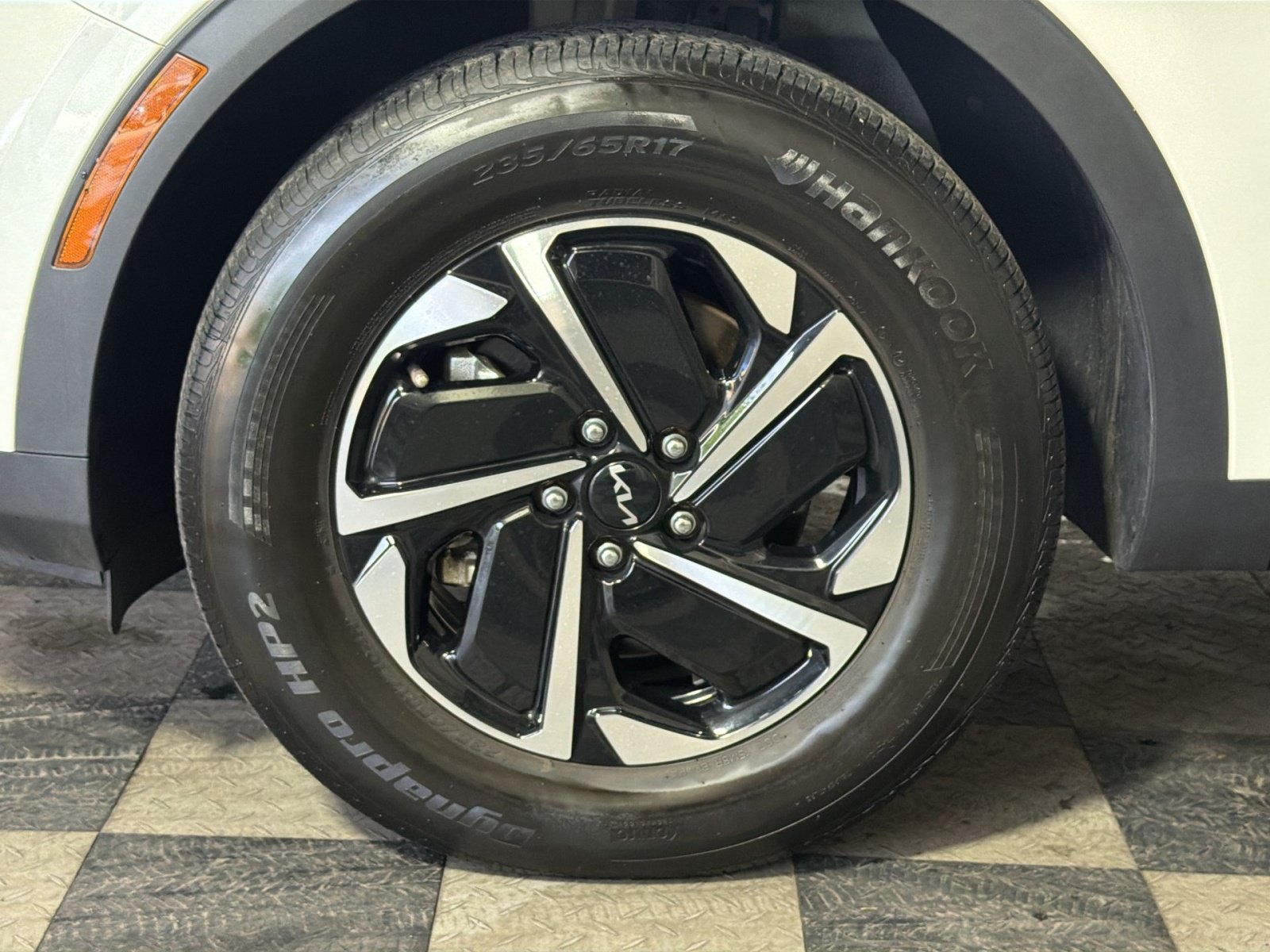 Used 2023 Kia Sportage LX AWD/4WD image 12