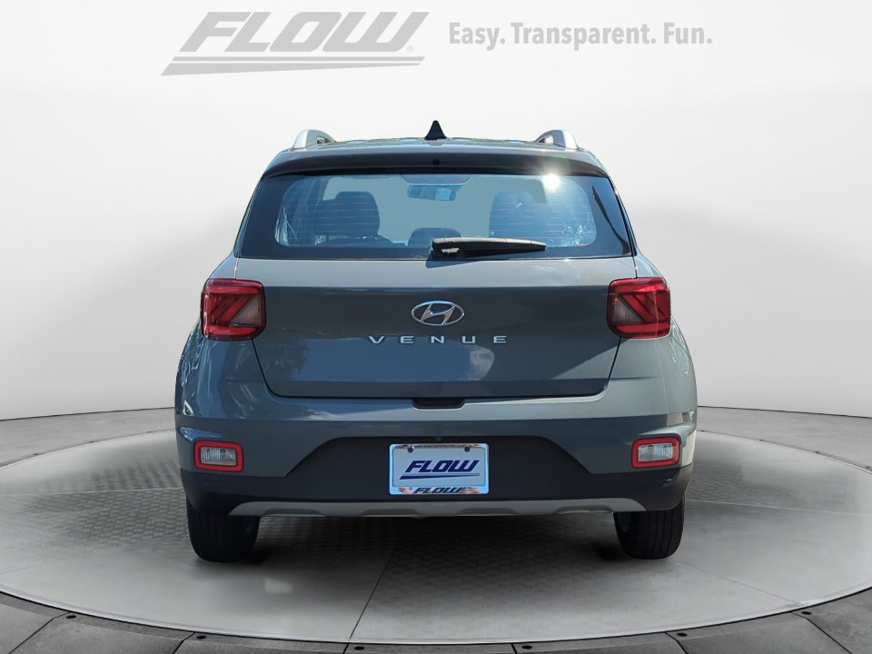 Used 2020 Hyundai Venue SEL FWD image 6