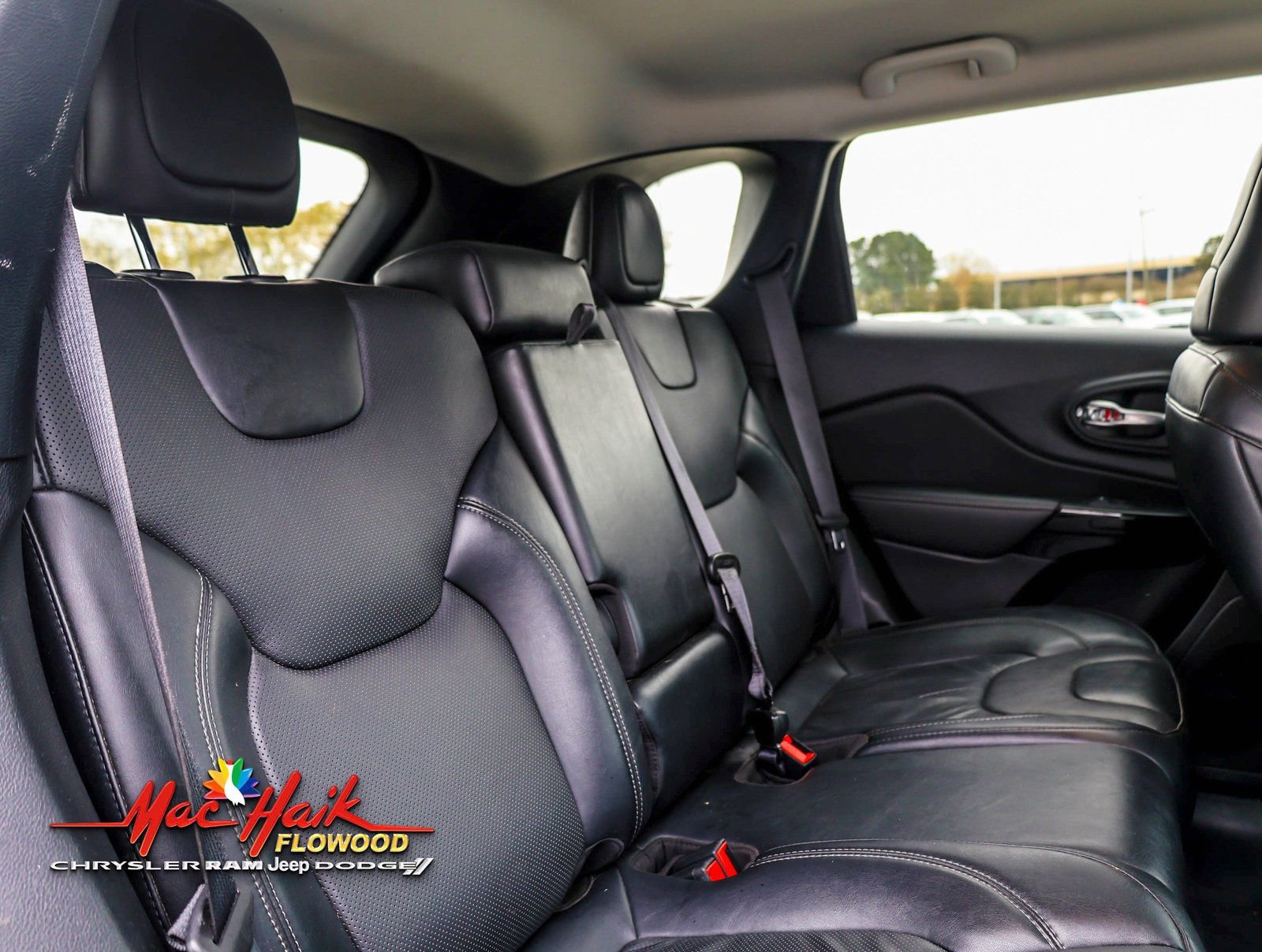 Used 2023 Jeep Cherokee Altitude Lux image 7