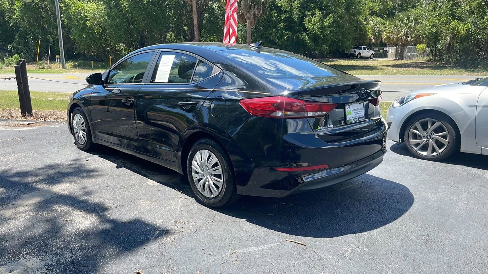 Used 2017 Hyundai Elantra SE FWD image 5