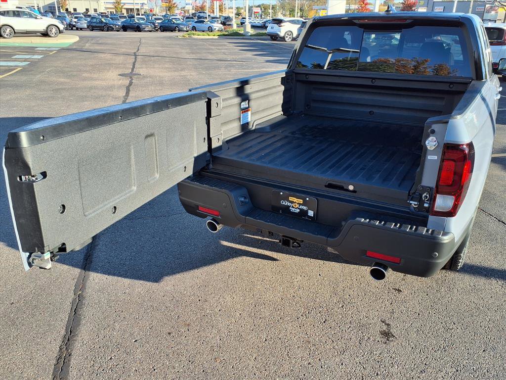 New 2026 Honda Ridgeline Black Edition image 13