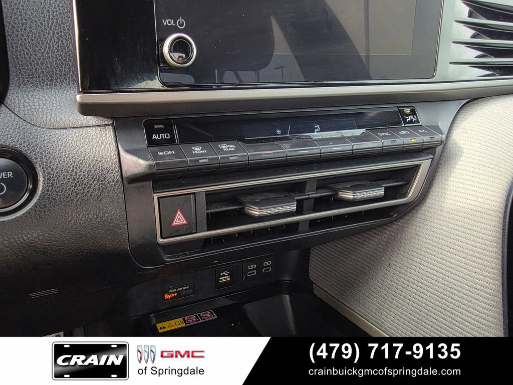 Used 2025 Toyota Camry SE FWD image 17