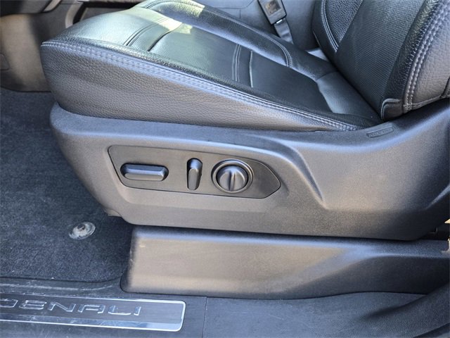 Used 2020 GMC Sierra 2500 Denali w/ Denali Ultimate Package image 12