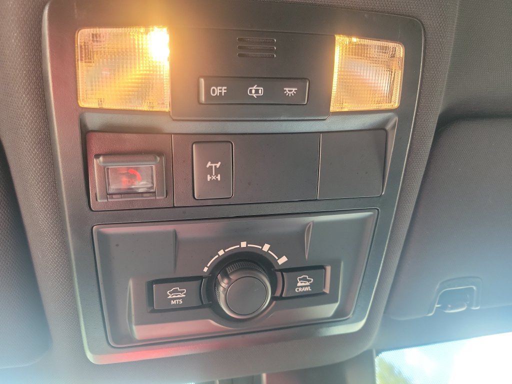 Certified 2021 Toyota Tacoma TRD Off-Road w/ Advanced Technology Package AWD/4WD image 37