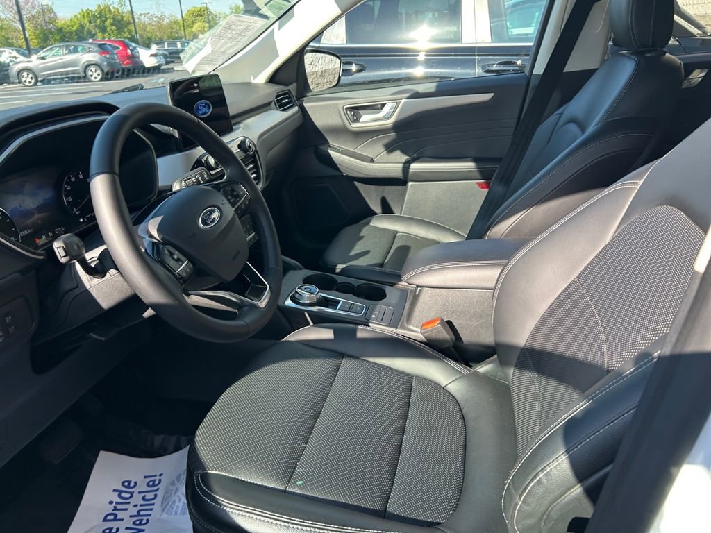 Used 2022 Ford Escape SEL w/ Class II Trailer Tow Package FWD image 29