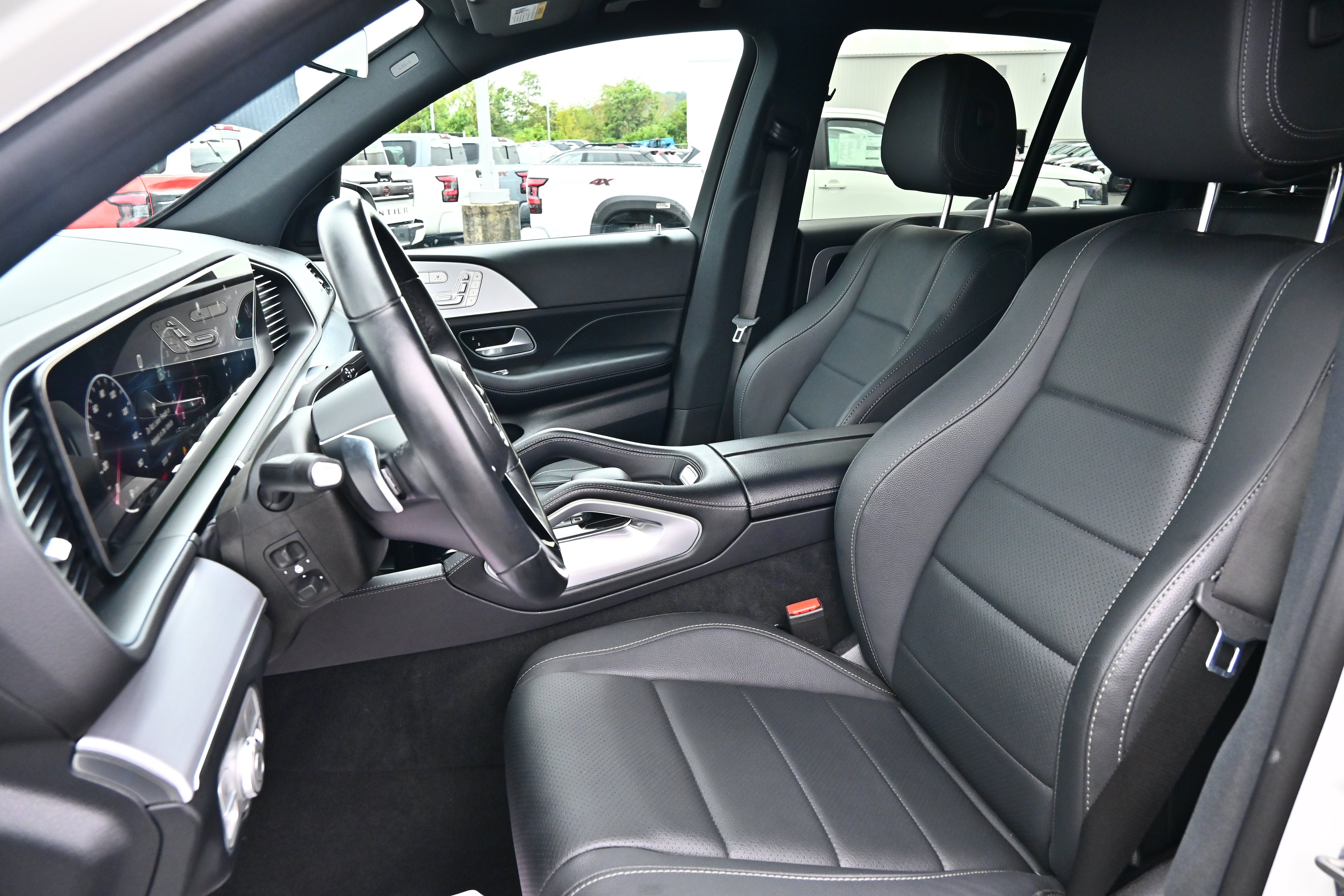 Used 2026 Mercedes-Benz GLE 350 4MATIC w/ Winter Package image 23