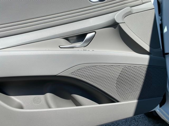 New 2025 Hyundai Elantra SEL image 24