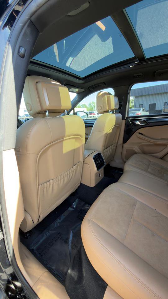 Used 2017 Porsche Macan AWD/4WD image 35